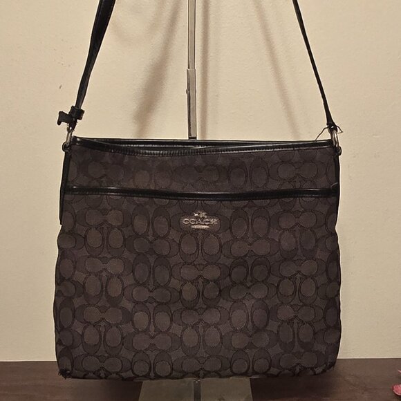 Coach Rowan Crossbody Handbag w/cc ~ EUC - Picture 1 of 10